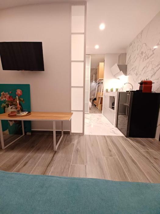 Sroom Apartment Mesolóngion Esterno foto